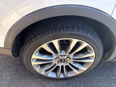 Used 2017 Lincoln MKX Reserve w/ Canadian Touring Package image 16