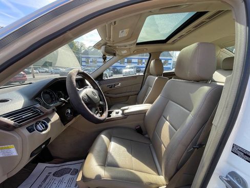 Used 2011 Mercedes-Benz E 350 4MATIC Sedan image 10