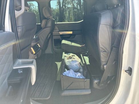 Used 2025 Ford F350 Platinum w/ Platinum Plus Package image 32