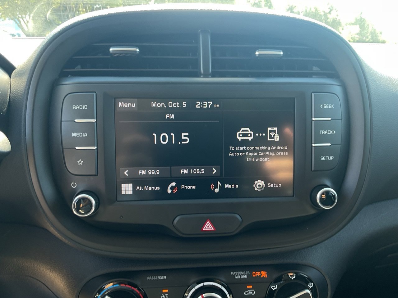 Used 2025 Kia Soul LX w/ LX Technology Package FWD image 29
