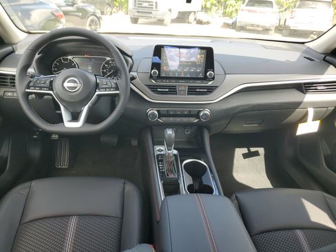 New 2025 Nissan Altima 2.5 SR image 12