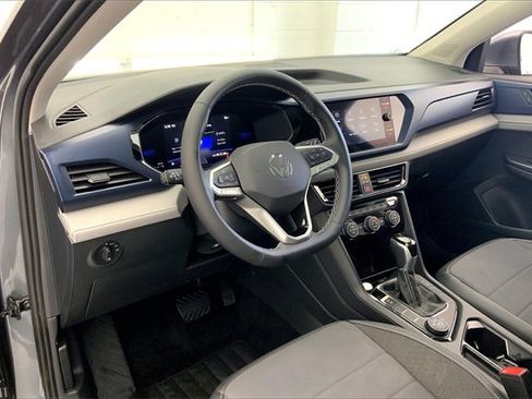 Used 2024 Volkswagen Taos SE image 14