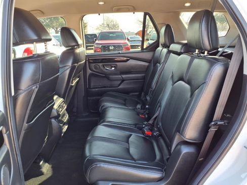 Certified 2025 Honda Pilot EX-L image 18