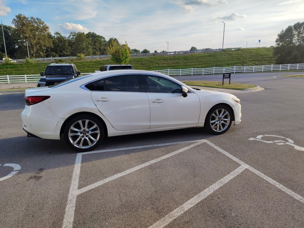 Used 2016 MAZDA MAZDA6 Touring w/ Touring Technology Package FWD image 4