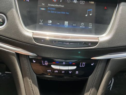 Used 2018 Cadillac XT5 Luxury w/ Driver Awareness Package AWD/4WD image 15