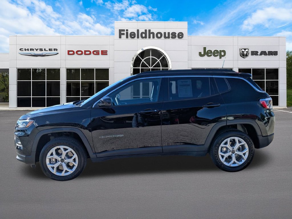 Used 2025 Jeep Compass Latitude AWD/4WD image 13