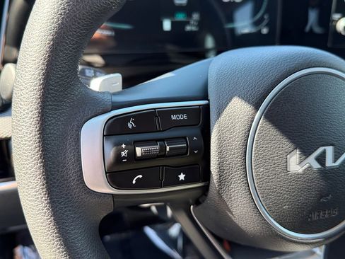 Certified 2025 Kia Sportage LX image 15