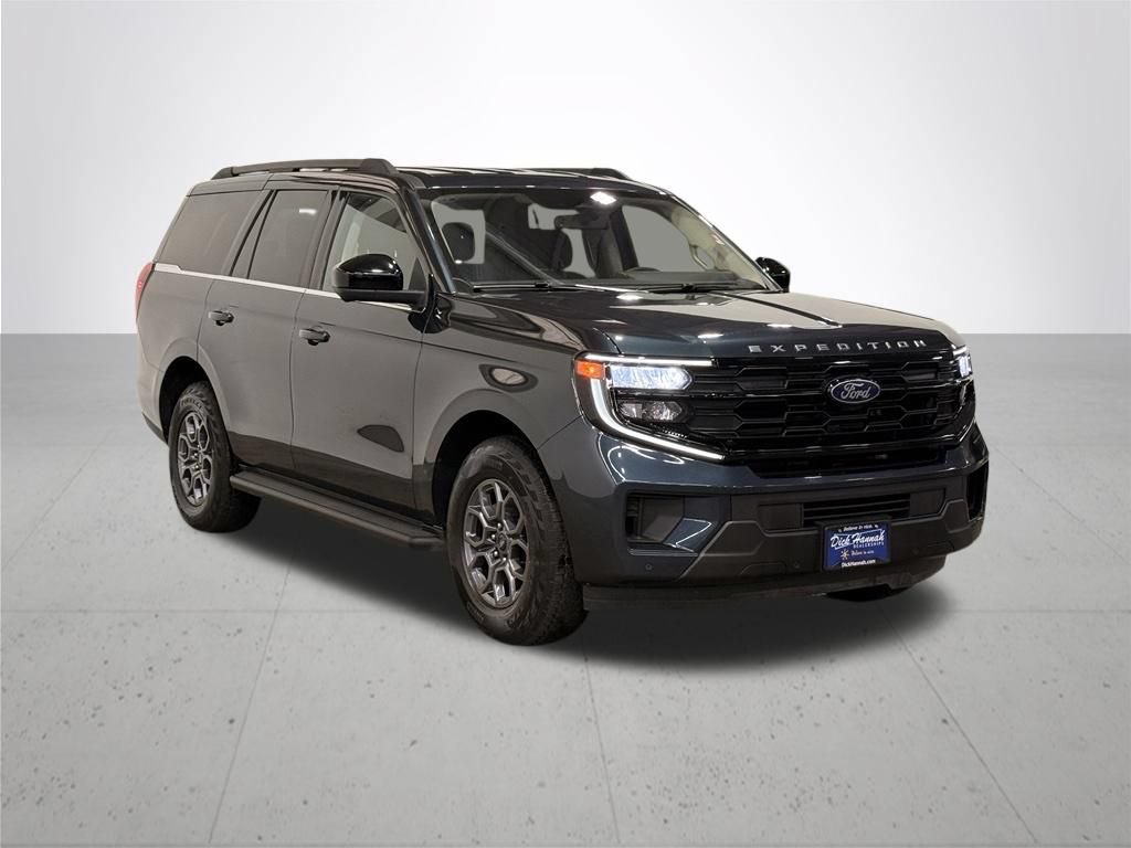Used 2025 Ford Expedition Active AWD/4WD image 8