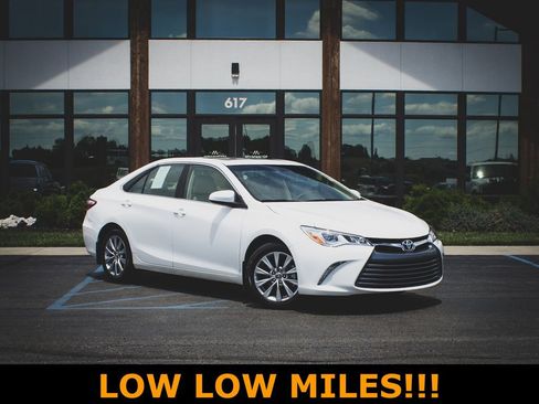 Used 2015 Toyota Camry XLE FWD image 1