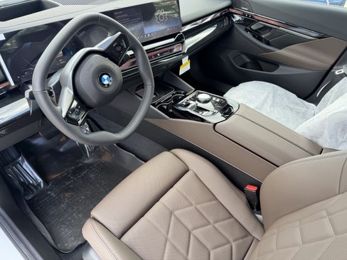 New 2026 BMW 530i xDrive w/ Premium Package AWD/4WD image 11