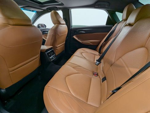 Used 2019 Toyota Avalon Limited image 20