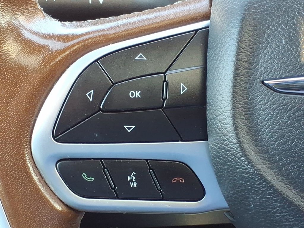 Used 2019 Chrysler Pacifica Limited FWD image 26