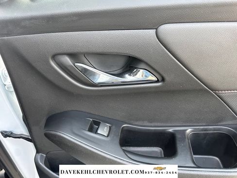 Used 2023 Chevrolet Traverse RS FWD image 27