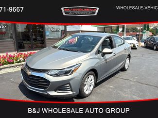 Used 2019 Chevrolet Cruze LT image 1