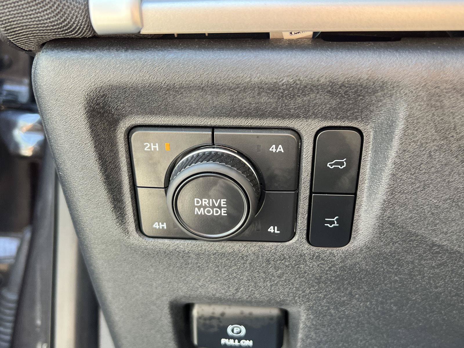 Used 2025 Ford Expedition Active AWD/4WD image 34