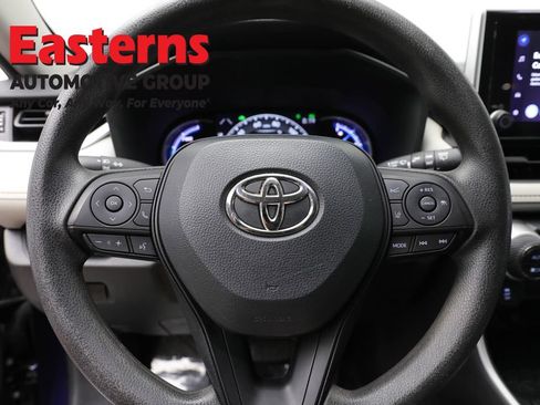 Used 2024 Toyota RAV4 XLE AWD/4WD image 10