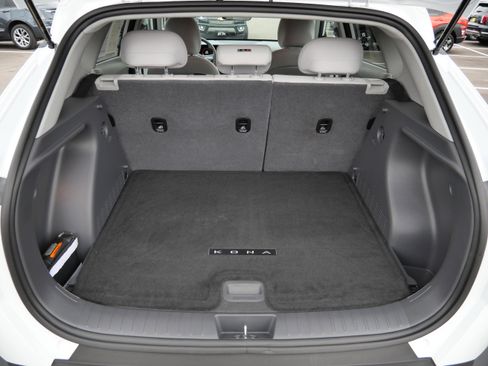 Certified 2025 Hyundai Kona SEL image 18