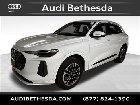 Certified 2025 Audi Q5 2.0T Premium Plus w/ Premium Plus image 3