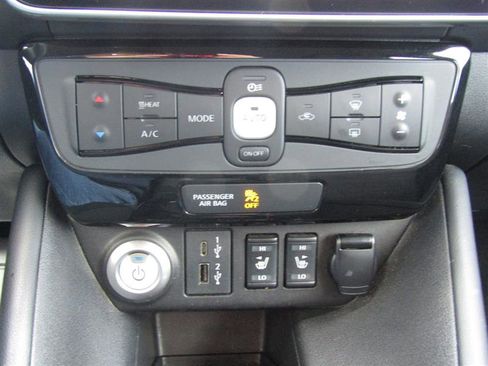 Used 2022 Nissan Leaf SV image 20