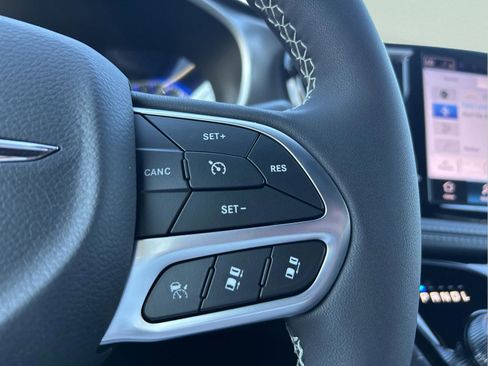 New 2026 Chrysler Pacifica Select image 14