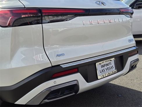 Used 2024 INFINITI QX60 Sensory w/ Vision Package image 9