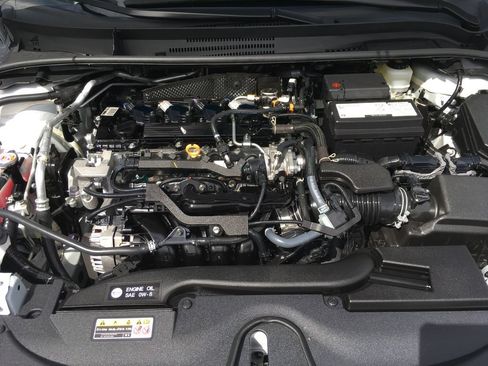 Used 2025 Toyota Corolla SE FWD image 12