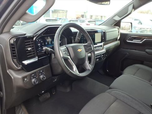 Used 2024 Chevrolet Silverado 1500 LT image 13