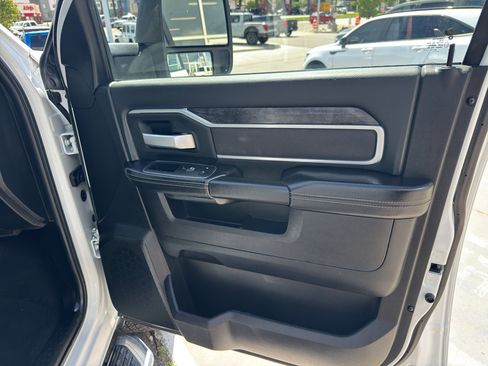Used 2024 RAM 2500 Big Horn AWD/4WD image 9