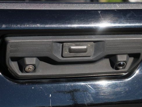 Used 2020 Chevrolet Silverado 2500 LTZ w/ LTZ Premium Package image 44