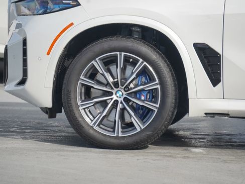 Used 2025 BMW X5 M60i image 5