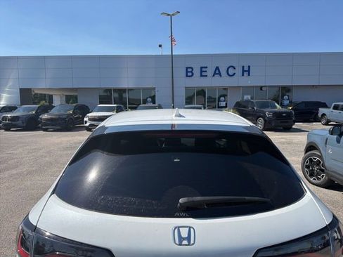 Used 2024 Honda HR-V Sport image 9