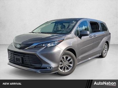 Used 2021 Toyota Sienna XLE