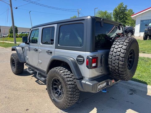 Used 2018 Jeep Wrangler Unlimited Rubicon AWD/4WD image 3