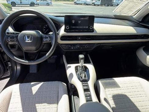 Used 2023 Honda HR-V LX image 18