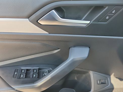 Used 2025 Volkswagen Jetta Sport image 7