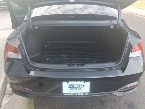 Used 2023 Hyundai Elantra SEL image 29