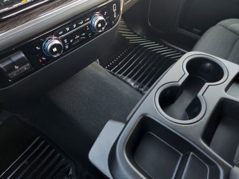 Used 2024 GMC Sierra 1500 SLE image 20