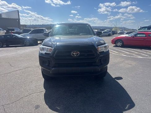 Used 2022 Toyota Tacoma SR w/ SR Convenience Package image 2