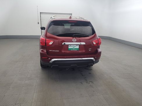 Used 2019 Nissan Pathfinder SL AWD/4WD image 6