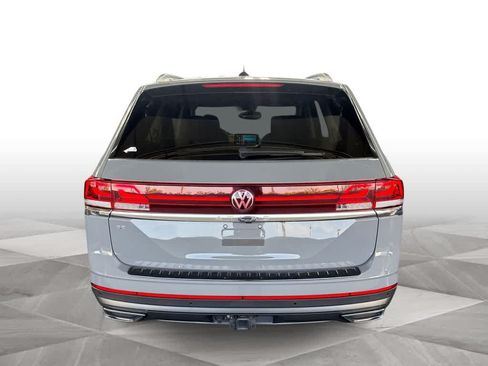 Used 2026 Volkswagen Atlas SE FWD image 7