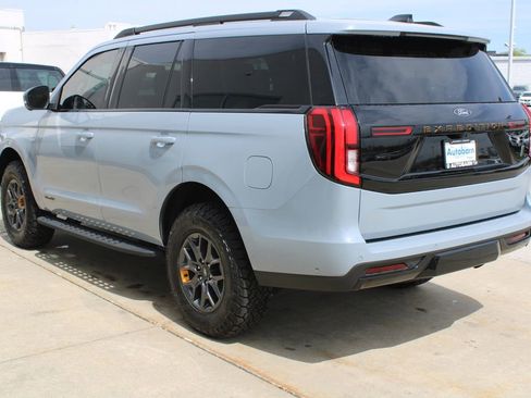 Used 2025 Ford Expedition Tremor AWD/4WD image 4