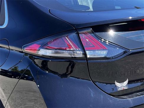 Used 2022 Hyundai Ioniq SEL image 8