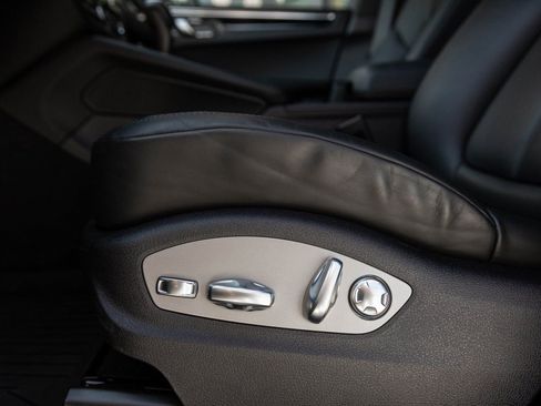 Certified 2026 Porsche Macan AWD/4WD image 22