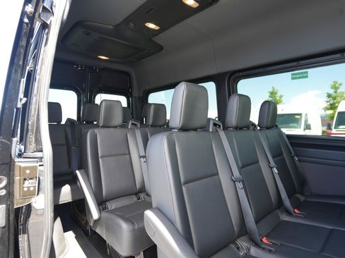 Used 2025 Mercedes-Benz Sprinter 2500 image 9