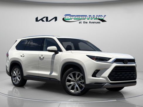 Used 2024 Toyota Grand Highlander AWD Hybrid image 1