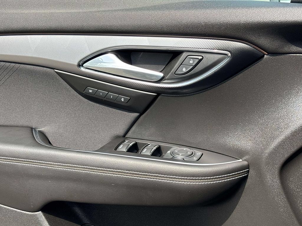 Used 2025 Buick Envision Sport Touring AWD/4WD image 20