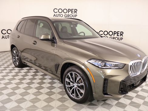 New 2026 BMW X5 xDrive50e w/ M Sport Package AWD/4WD image 1