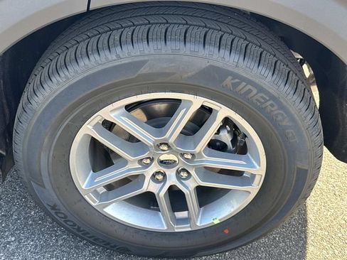 New 2026 Ford Explorer Active w/ Active Comfort Package RWD image 18