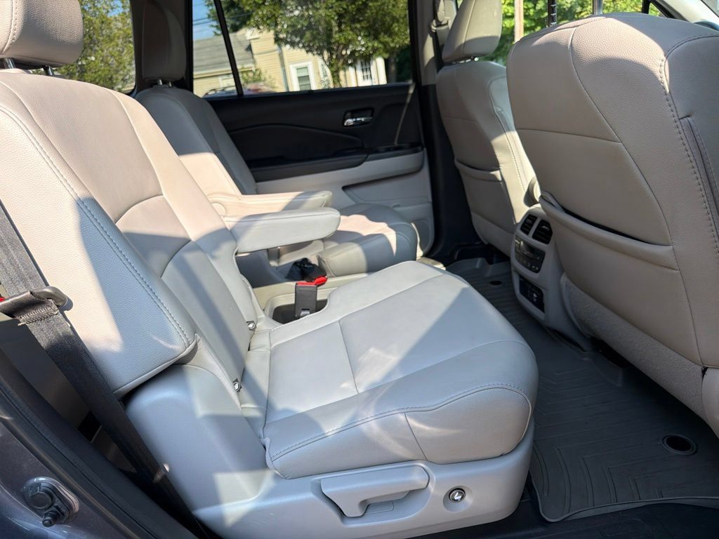 Used 2019 Honda Pilot Touring image 31