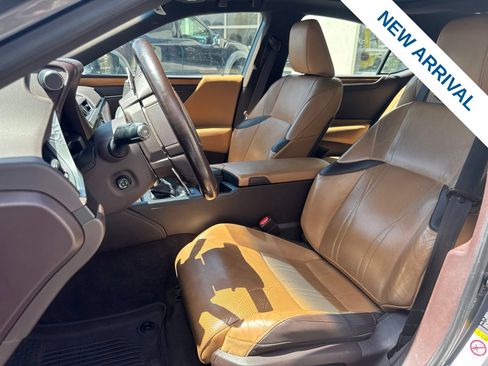 Used 2019 Lexus ES 350 w/ Accessory Package FWD image 16